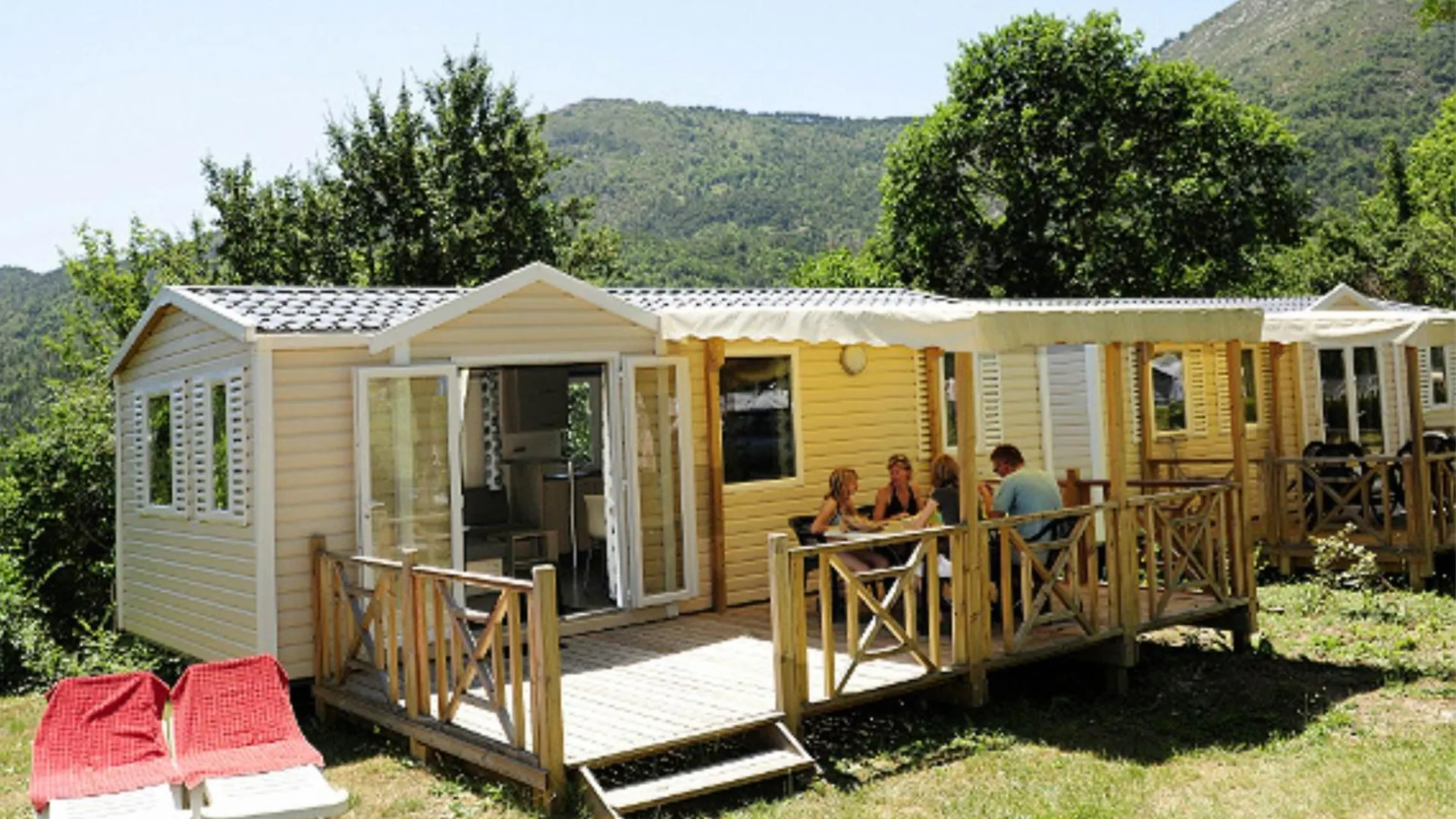 Camping Rcn Les Collines De Castellane Kemping