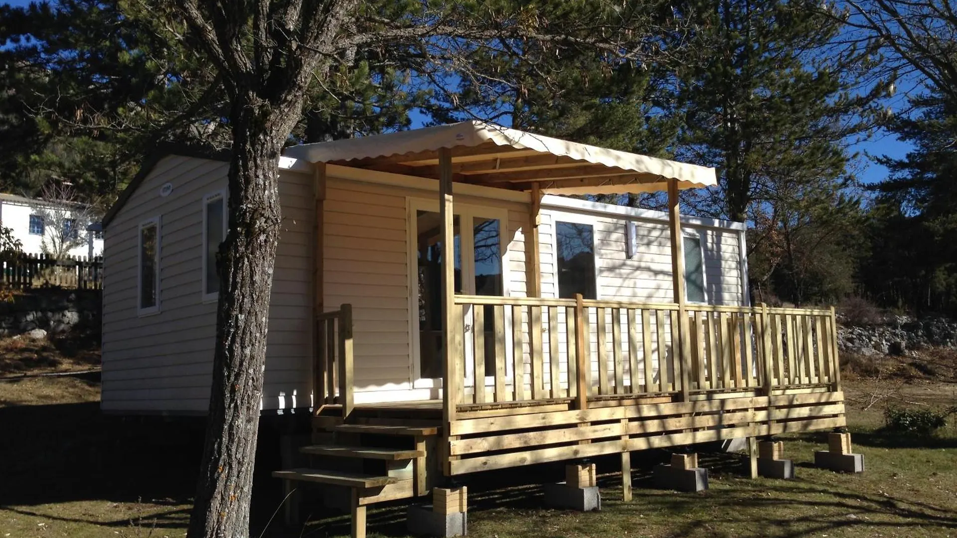 ****  Camping Rcn Les Collines De Castellane Frankrijk