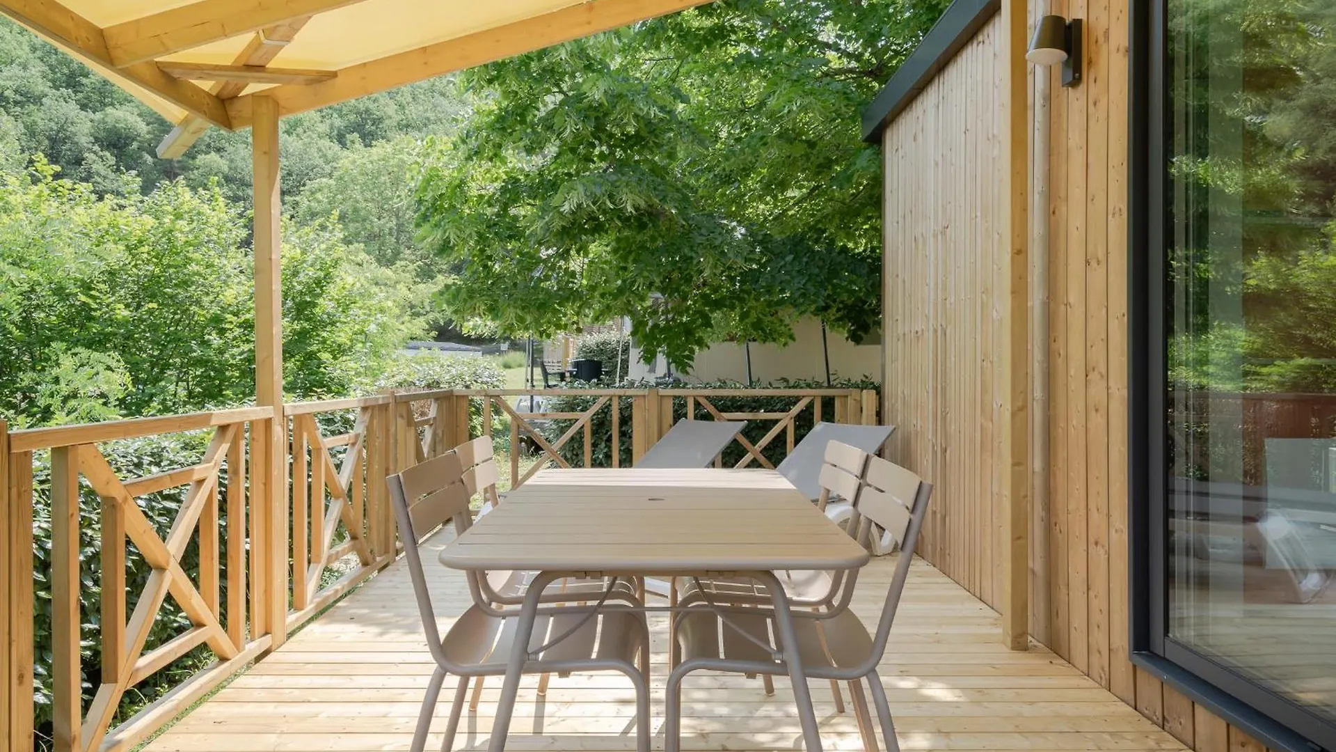 Camping Rcn Les Collines De Castellane 4*,