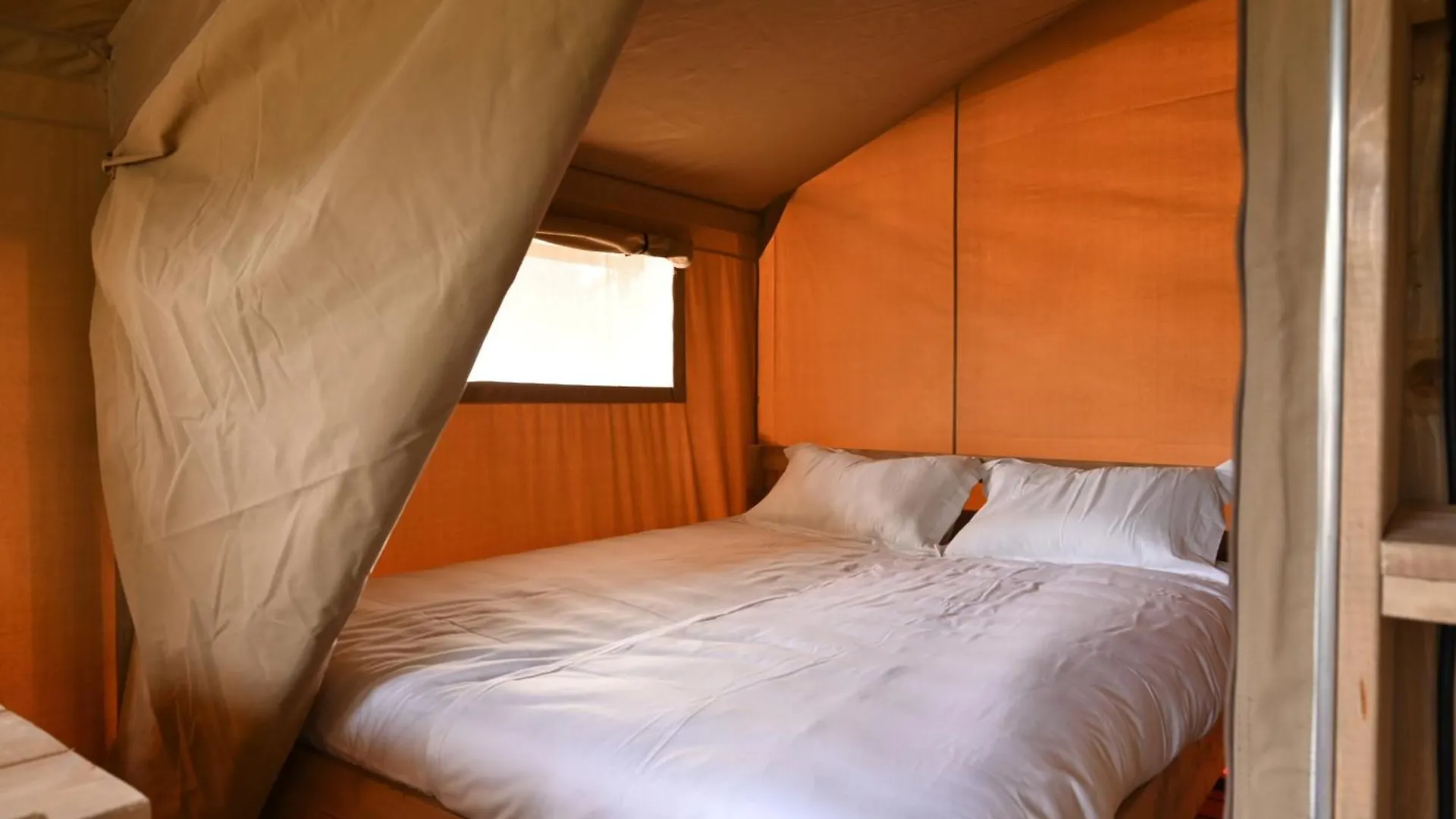 Camping Rcn Les Collines De Castellane 4*,